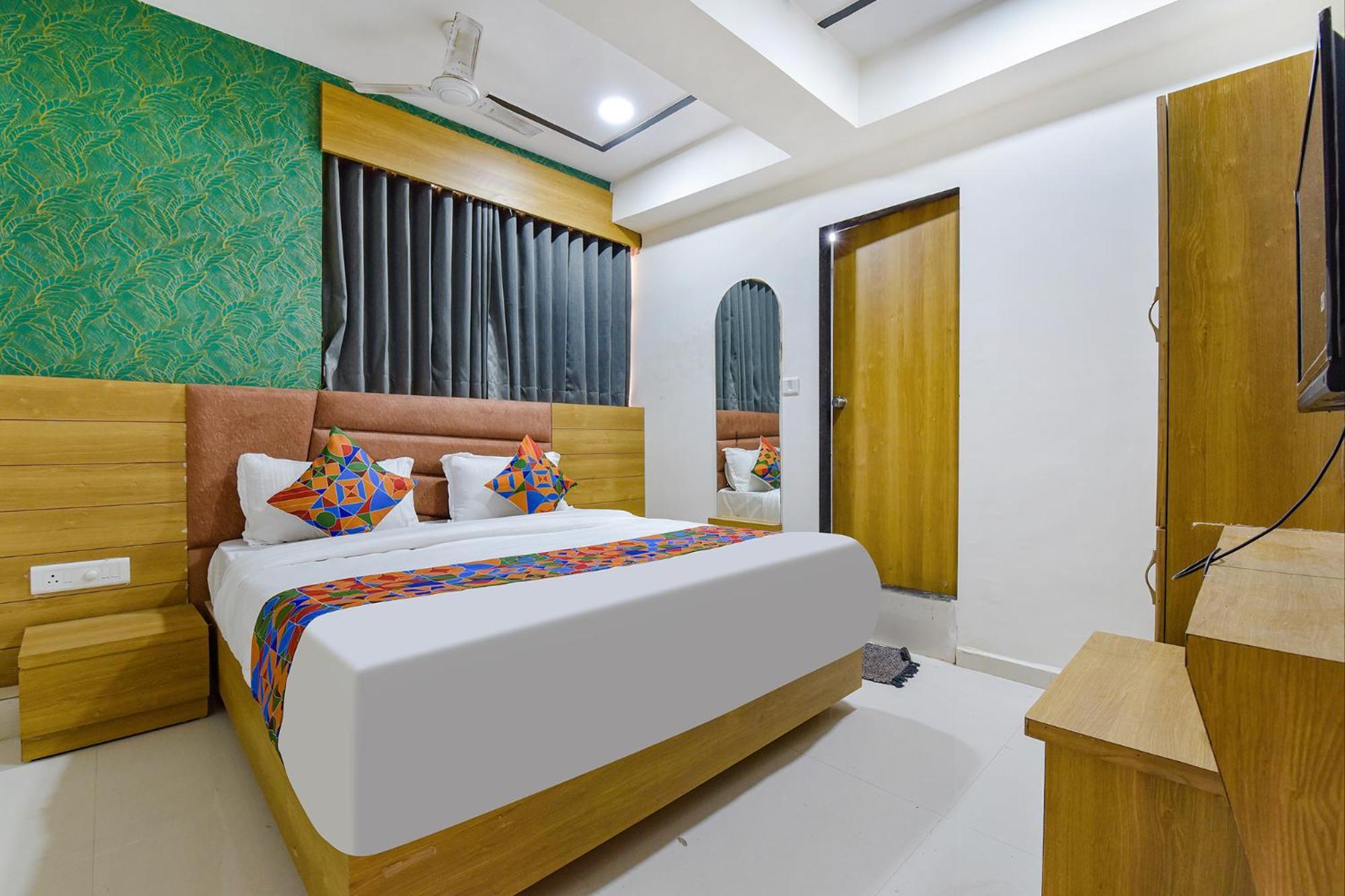 Hotel Green Tree Ahmedabad Exterior photo